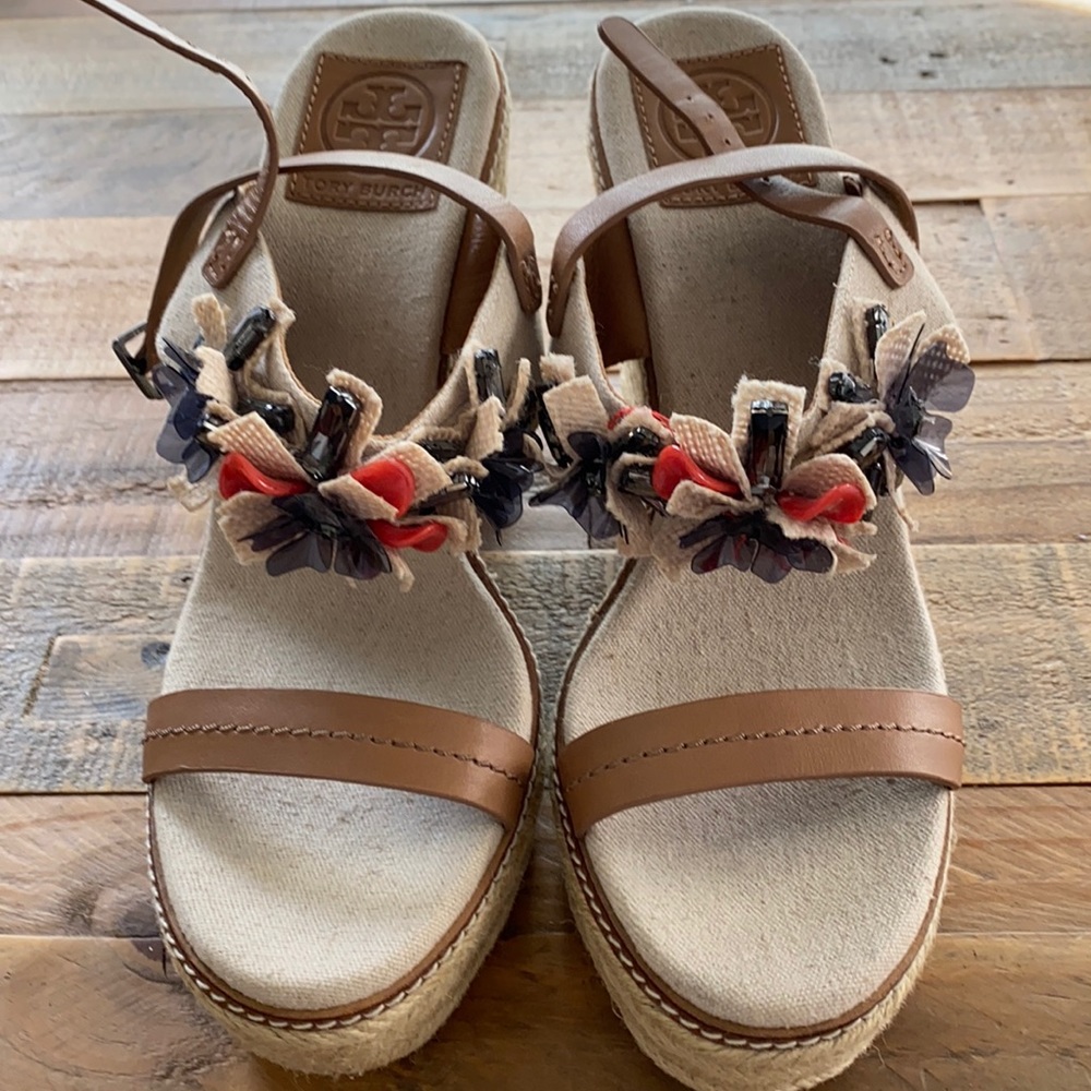 Tory Burch Wedges Flower details are amazing!